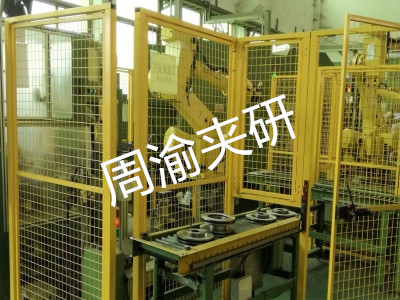 [自动化夹具案例分享]刹车盘CNC加工机床自动上下料机器人自动生产线  自动化生产线 自动化夹具 自动上下料 第1张